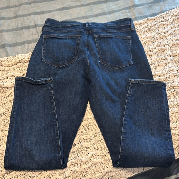 LOFT Curvy Skinny Crop Jeans - Picture 4 of 5